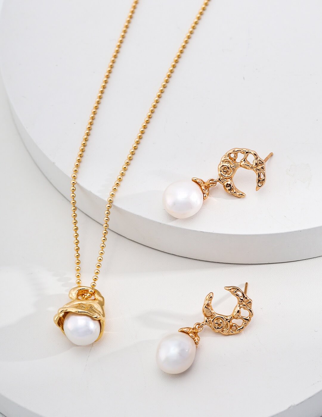 Moonlit Light Necklace