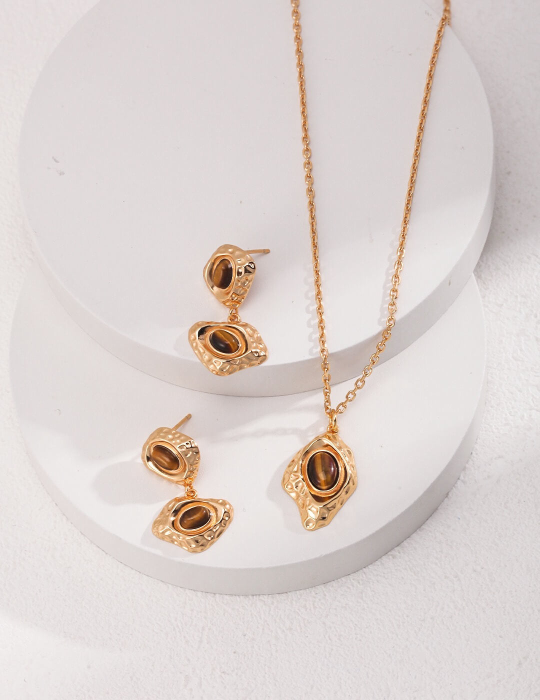 Regina Necklace