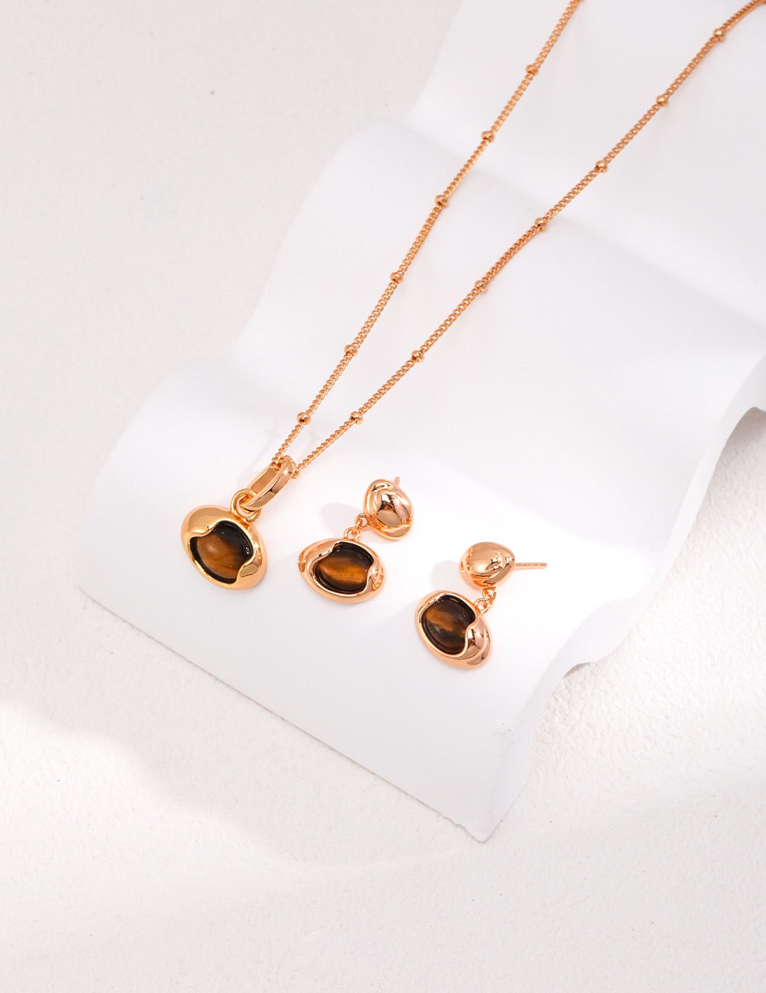 Regina One Earring