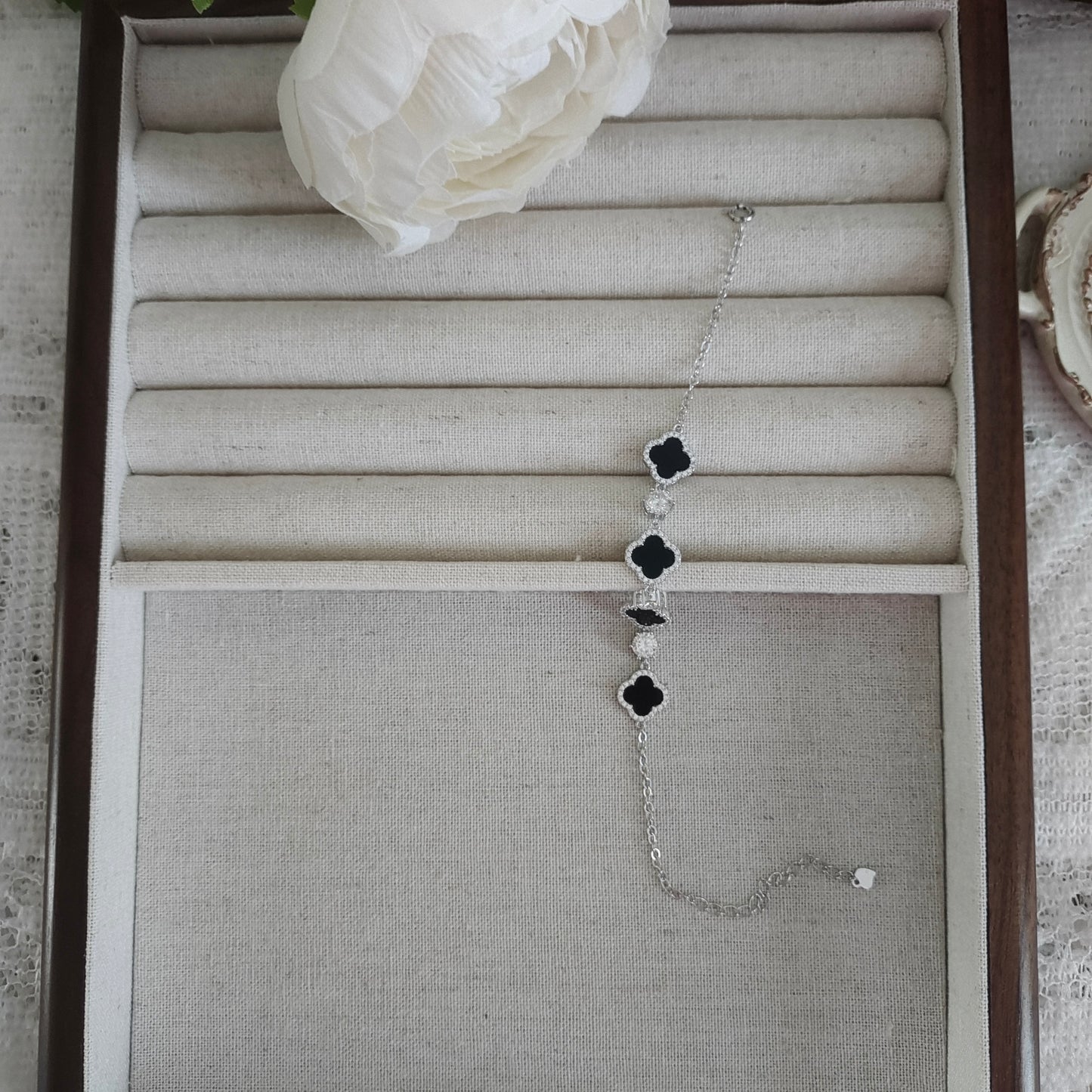 Moissanite Cloves