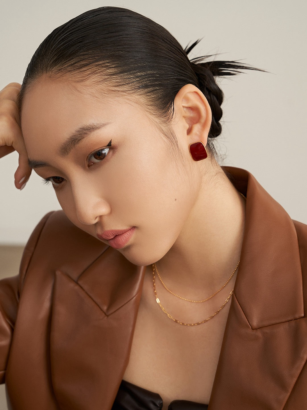 Enamel Rouge Studs